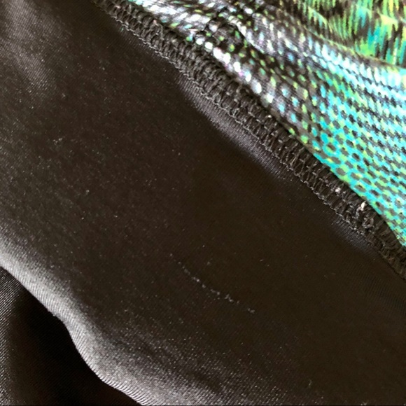 Koral Activewear Blk/Grn Mesmerize Yoga Leggings - Picture 4 of 6